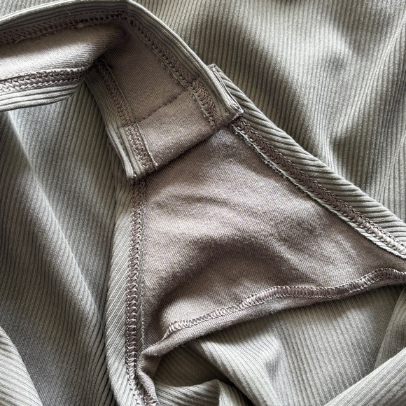 NWT SPANX Suit Yourself Ribbed Crew Neck Short Sleeve Bodysuit Deep Slate - Picture 4 of 8